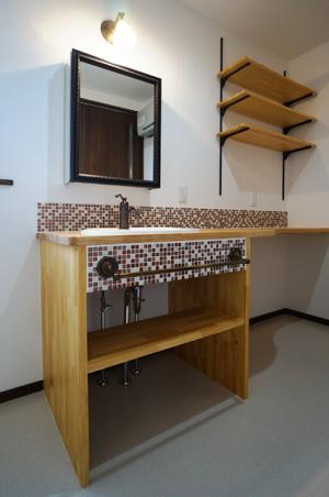 モザイクタイルが可愛い洗面台