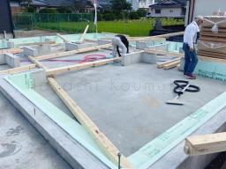 大工工事開始！
土台敷き込み
𓈒𓐍𓂃𓈒𓂂𖤣𖤥𖠿................
 