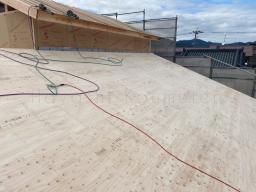 屋根の骨組み
（通気層）屋根合板
................................
 