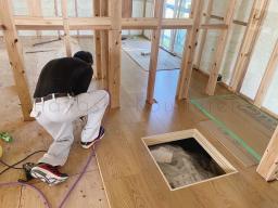 床板の施工
　
...............𖠿𖤣𖤥𓈒𓂂𓂃𓈒𓐍
 