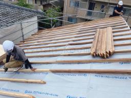 屋根の骨組み
遮熱シート＋垂木
𓈒𓐍𓂃𓈒𓂂𖤣𖤥𖠿................
 