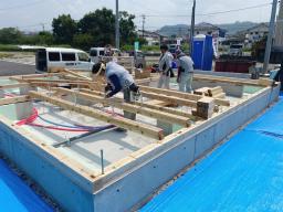 大工工事開始!
土台敷き込み
𓈒𓐍𓂃𓈒𓂂𖤣𖤥𖠿................