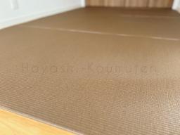 畳の搬入
カラー畳(胡桃色)
................................