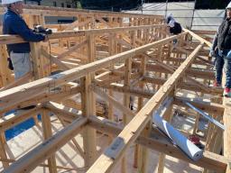 屋根を受けるための母屋と呼ばれる木材を取り付けました！---- COPYRIGHT©2022 霧島市 TDホーム霧島（有）林工務店 ----