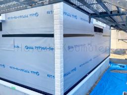 取り付けには専用の金具を用いて、遮熱シートとサイディング材の間に湿気や熱を外部に排出するための通気層を取っています。---- COPYRIGHT©2022 霧島市 TDホーム霧島（有）林工務店 ----