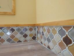 造作洗面にはコラベルタイルの施工が行われました！---- COPYRIGHT©2022 霧島市 TDホーム霧島（有）林工務店 ----