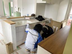 キッチンの取り付けが行なわれました！---- COPYRIGHT©2022 霧島市 TDホーム霧島（有）林工務店 ----