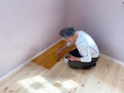 床塗装工事が行われました！塗っている塗料は、植物由来の自然塗料なので体にも優しい塗料です！---- COPYRIGHT©2022 霧島市 TDホーム霧島（有）林工務店 ----