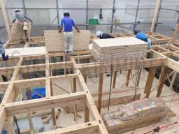 1階部分が組みあがりました！ここは、2階の床も兼ねているので、床合板を設置していきます！---- COPYRIGHT©2021 霧島市 TDホーム霧島（有）林工務店 ----