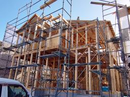 暑い中大工さん達にがんばってもらいました！---- COPYRIGHT©2021 霧島市 TDホーム霧島（有）林工務店 ----