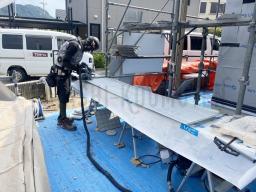 寸法を測りながらカットして、サイディングを施工していきます！---- COPYRIGHT©2021 霧島市 TDホーム霧島（有）林工務店 ----