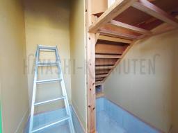 階段下スペースも活用して室内側からも外からも出入り出来る土間収納になっています！---- COPYRIGHT©2021 霧島市 TDホーム霧島（有）林工務店 ----