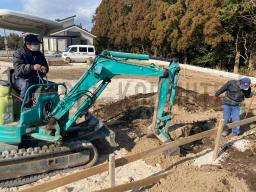 位置が出たら、図面に従って基礎の周りを掘っていきます！---- COPYRIGHT©2021 霧島市 TDホーム霧島（有）林工務店 ----