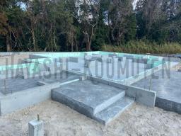 基礎の周りの土を埋め戻して、綺麗に整地して基礎工事が完了です！地震に強いベタ基礎です！---- COPYRIGHT©2021 霧島市 TDホーム霧島（有）林工務店 ----