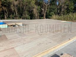 升目状の木材の上に構造用合板を敷き込んで土台敷き完了です！---- COPYRIGHT©2021 霧島市 TDホーム霧島（有）林工務店 ----