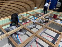 気システムの機械設置が行なわれましたヾ(=^▽^=)ノ 換気システムは、機械による給気、排気を行ない、熱交換器を通すことで熱損失を少なくできる換気です(o^∇^o)ﾉしかも綺麗な空気だけを取り込むことができるので体に優しい換気になっています！---- COPYRIGHT©2020 霧島市 TDホーム霧島（有）林工務店 ----