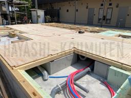 升目状の木材の上に構造用合板を敷き込んで土台敷き完了です！---- COPYRIGHT©2020 霧島市 TDホーム霧島（有）林工務店 ----