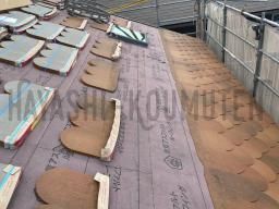 雨水が入らないように下から順に上に重ねながら釘で留めていきます！---- COPYRIGHT©2020 霧島市 TDホーム霧島（有）林工務店 ----