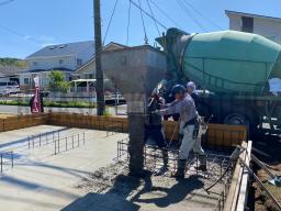 ベースコンクリートの打設が行なわれました!---- COPYRIGHT©2020 霧島市 TDホーム霧島(有)林工務店 ----