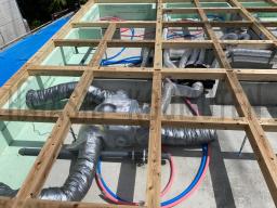 換気システムの機械設置が行なわれましたヾ(=^▽^=)ノ 換気システムは、機械による給気、排気を行ない、熱交換器を通すことで熱損失を少なくできる換気です(o^∇^o)ノしかも綺麗な空気だけを取り込むことができるので体に優しい換気になっています!---- COPYRIGHT©2020 霧島市 TDホーム霧島(有)林工務店 ----