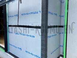 外壁にはサイディング材を施工します。まずはコーナー部分のサイディング材が取り付けられます!---- COPYRIGHT©2020 霧島市 TDホーム霧島(有)林工務店 ----