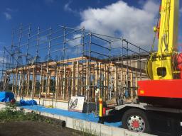 クレーンを使っての建て方が行なわれました！---- COPYRIGHT©2019 霧島市 TDホーム霧島（有）林工務店 ----