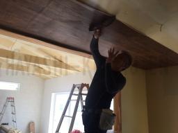 クロスが貼られて大分部屋っぽくなってきました！---- COPYRIGHT©2019 霧島市 TDホーム霧島（有）林工務店 ----