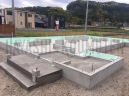 基礎の周りの土を埋め戻して、綺麗に整地して基礎工事が完了です！---- COPYRIGHT©2019 霧島市 TDホーム霧島（有）林工務店 ----