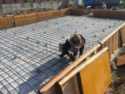 鉄筋組みを行ないました！コンクリートの中に鉄筋を組み込むことでコンクリートを強くしています！ ---- COPYRIGHT©2018 霧島市 TDホーム霧島（有）林工務店 ----