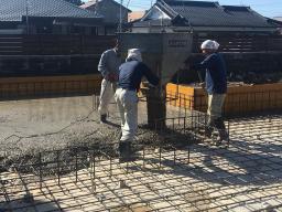 コンクリートの打設が行なわれました ---- COPYRIGHT©2018 霧島市 TDホーム霧島（有）林工務店 ----