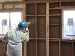 発泡ウレタン断熱材吹付けが行なわれました！---- COPYRIGHT©2019 霧島市 TDホーム霧島（有）林工務店 ----