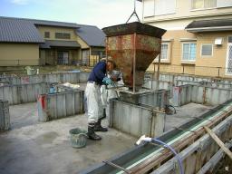 型枠を組んだら、またまたコンクリート打設です。 ---- COPYRIGHT©2018 霧島市 TDホーム霧島（有）林工務店 ----