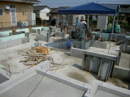 コンクリートの型枠解体が 行なわれました。 ---- COPYRIGHT©2018 霧島市 TDホーム霧島（有）林工務店 ----