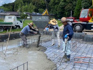 ﾍﾞｰｽｺﾝｸﾘｰﾄ打設
................................
 