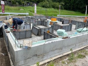 型枠解体
................................
 