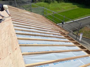 屋根の骨組み
遮熱シート＋垂木
𓈒𓐍𓂃𓈒𓂂𖤣𖤥𖠿................
 