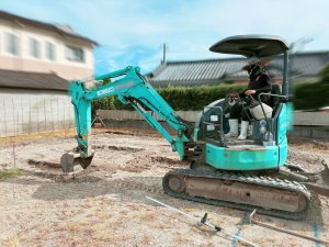 遣り方・床堀り
砕石敷き・転圧
𓈒𓐍𓂃𓈒𓂂𖤣𖤥𖠿................
 