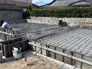 鉄筋組み
　
...............𖠿𖤣𖤥𓈒𓂂𓂃𓈒𓐍
 