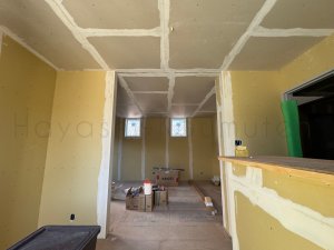 クロス工事
下処理のパテ塗り
................................
 